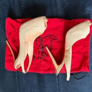 Christian Louboutin High Heel Sandals, Gold Heel, Cream Linen Upper, Size 38 1/2